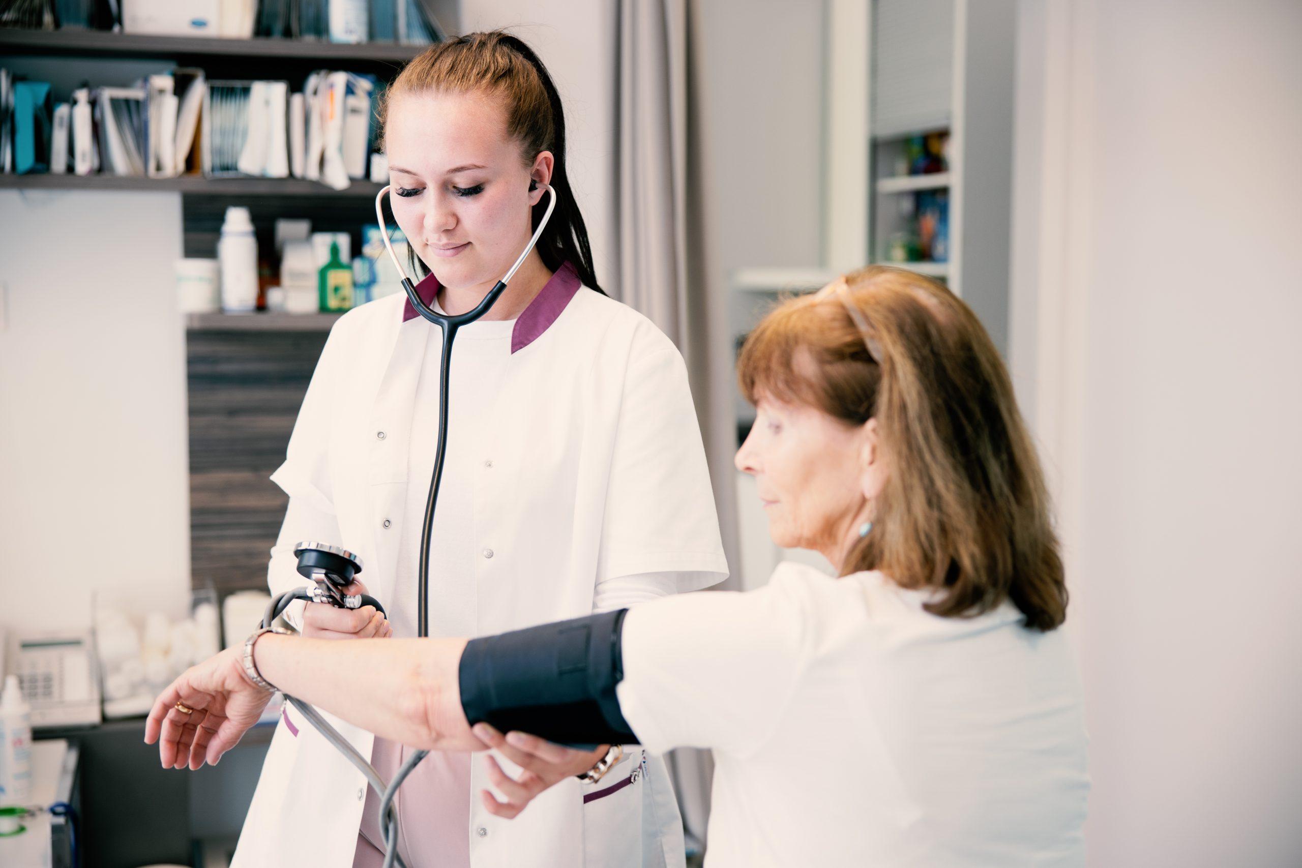 Mehr über den Artikel erfahren Starte deine Ausbildung als Medizinische Fachangestellte (MFA) (m/w/d)